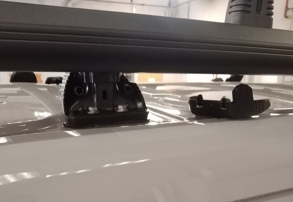 Side rail lined up on roof bars